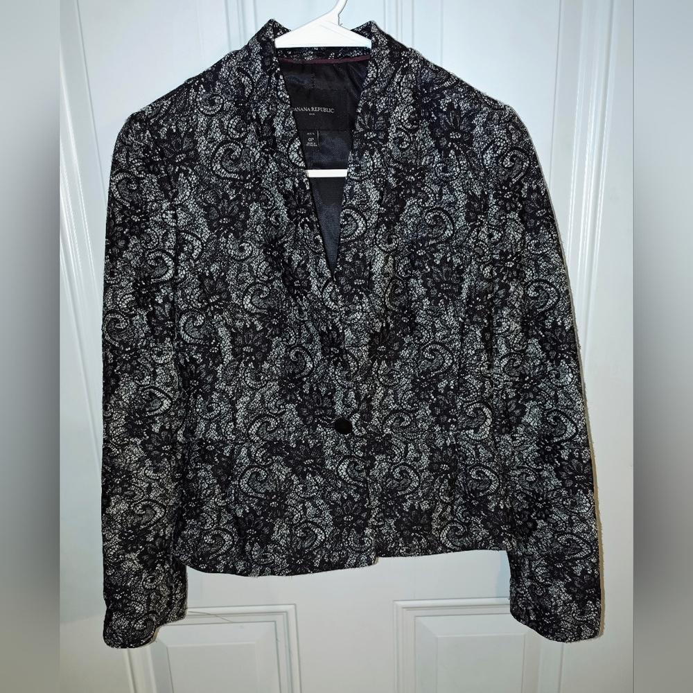 Banana Republic women's floral lace Satin peplum blazer Size 0 Petite EUC